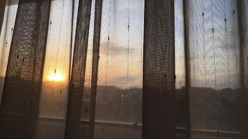 How to shorten curtains without cutting or sewing?