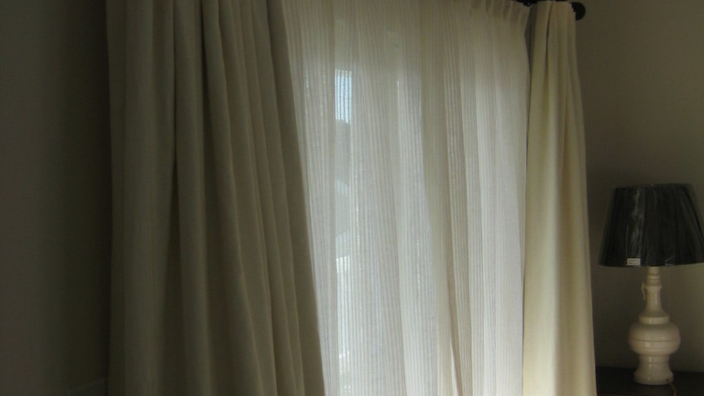 How to blind hem curtains on sewing machine?