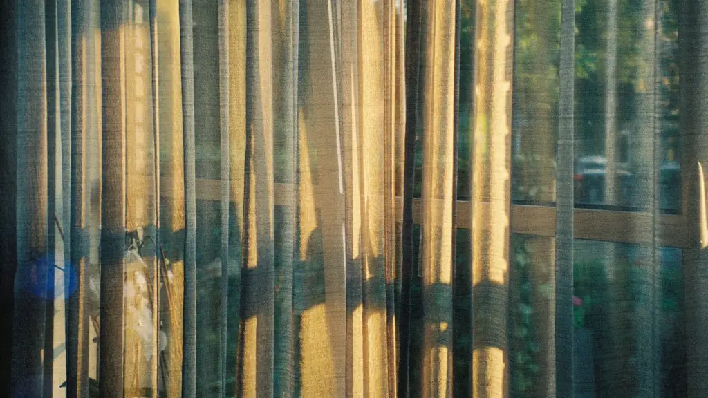 How to install window curtains?