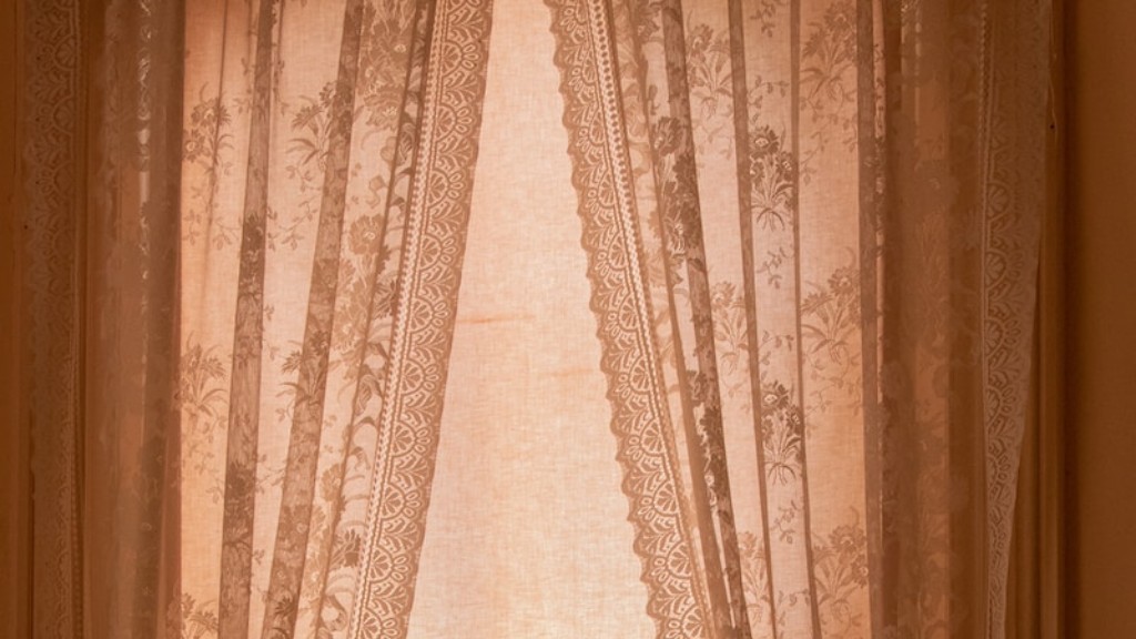 How to estimate fabric for curtains?