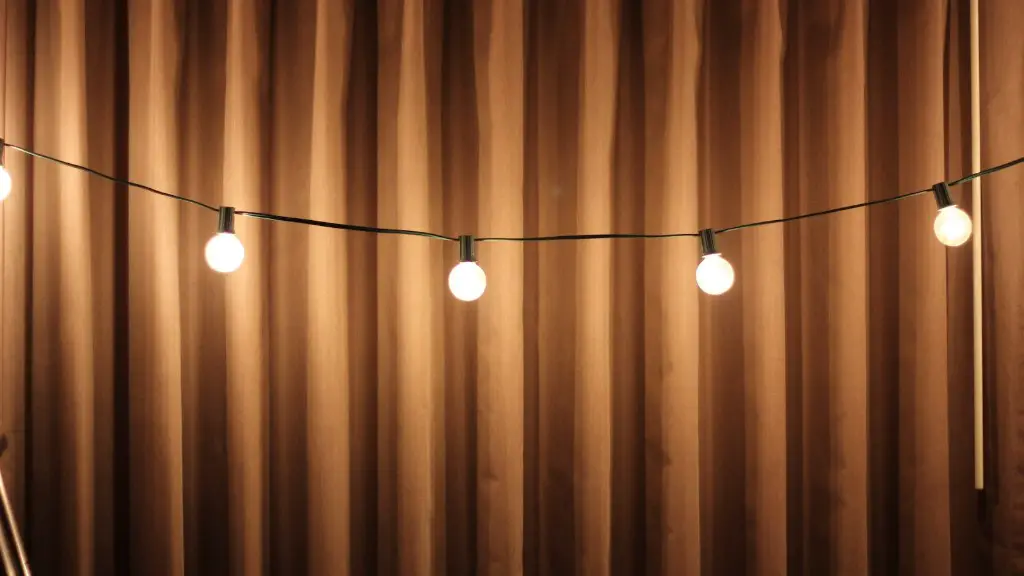 Do curtains prevent heat loss?