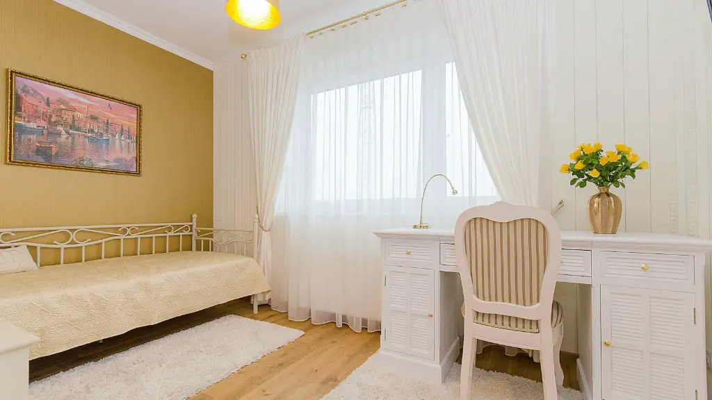 How to embellish curtains?
