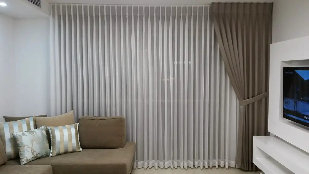 How to blind hem curtains on sewing machine?