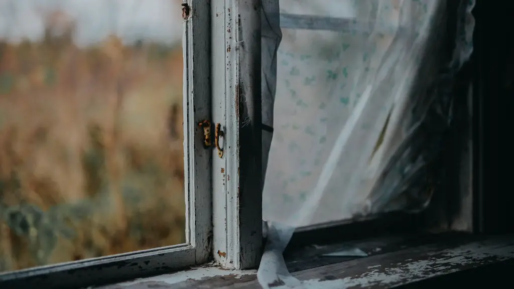 Do you leave curtains when you move?