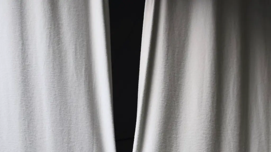 How to sew pleated curtains?