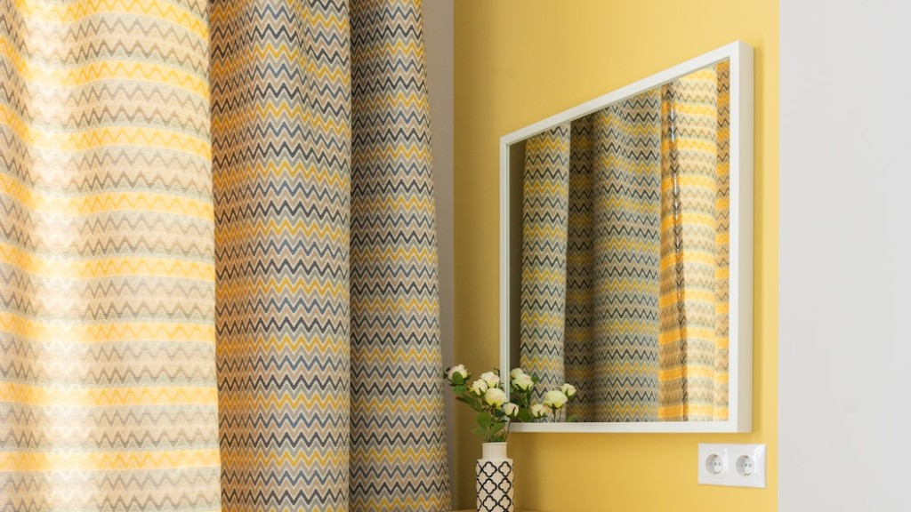 How to decorate your curtains?