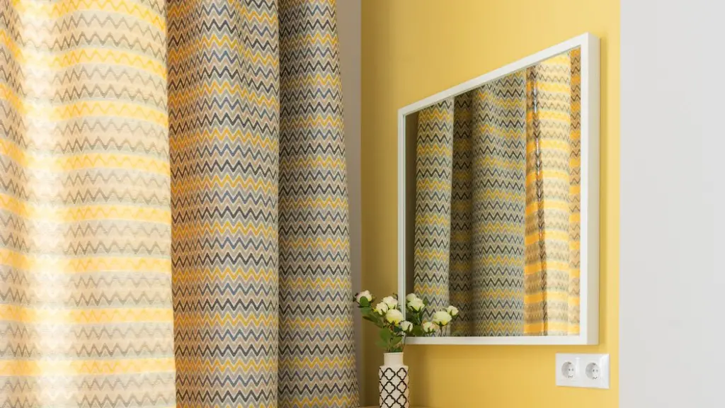 How to change grommet color of curtains?