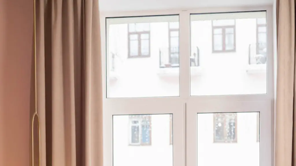 Do black out curtains keep heat out?