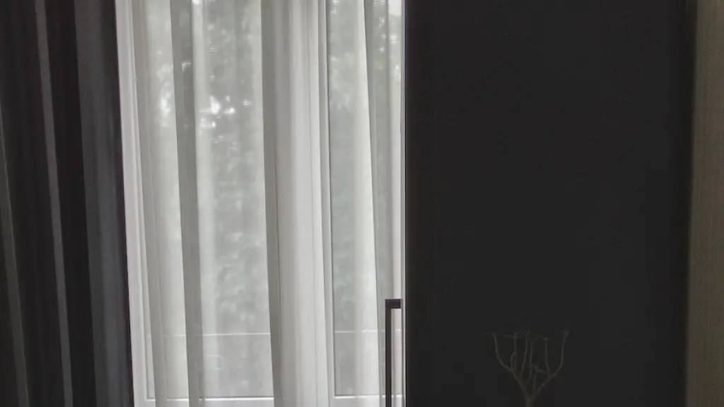 How to attach curtains to gliders?