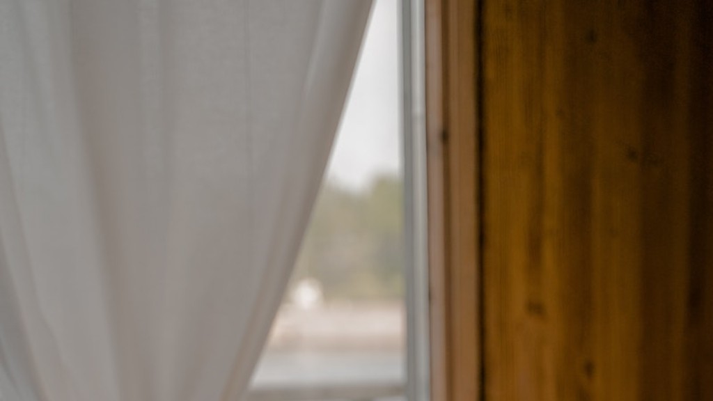 How to steam curtains without a steamer?