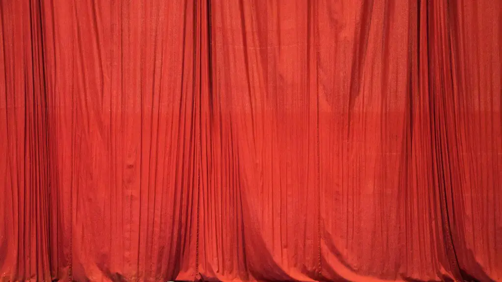 Are white curtains a good idea?