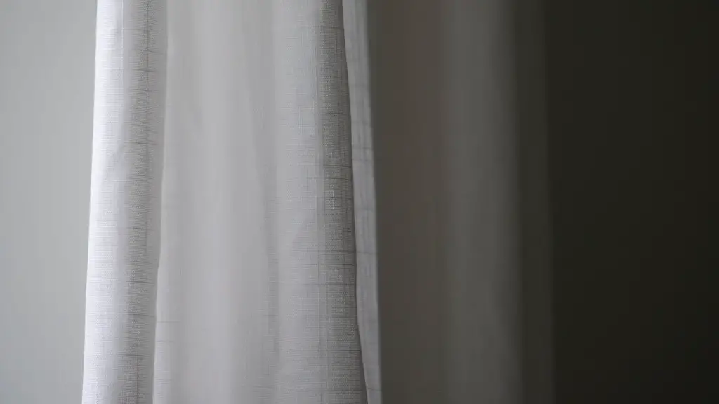 How to anchor heavy curtains?