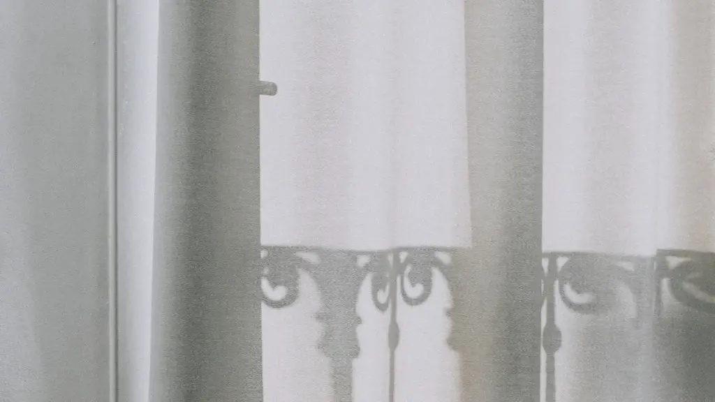 How to hang curtains without damaging walls?